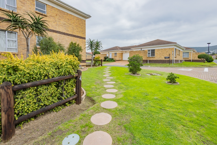 2 Bedroom Property for Sale in Welgelegen Western Cape